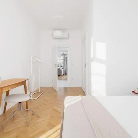 Nova - 3BR Apartment with an AC - Kazimierz * Krakau