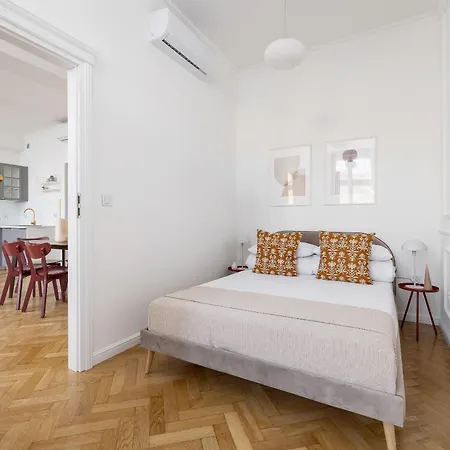 Nova - 3BR Apartment with an AC - Kazimierz Apartment