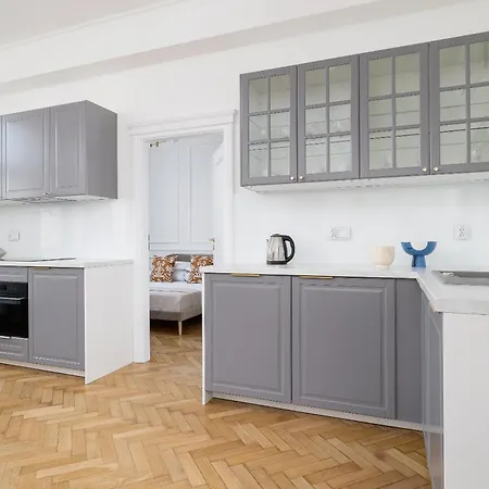 Nova - 3BR Apartment with an AC - Kazimierz Apartment