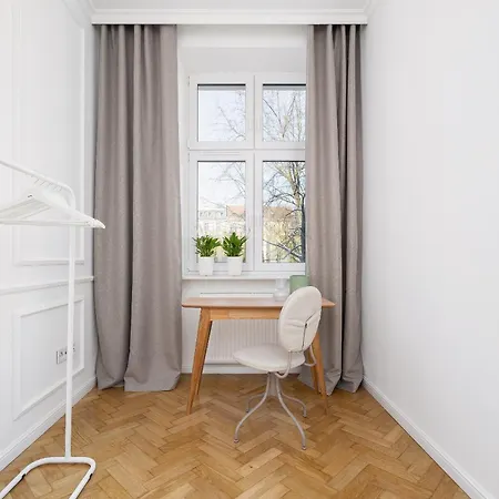 Nova - 3BR Apartment with an AC - Kazimierz Apartment
