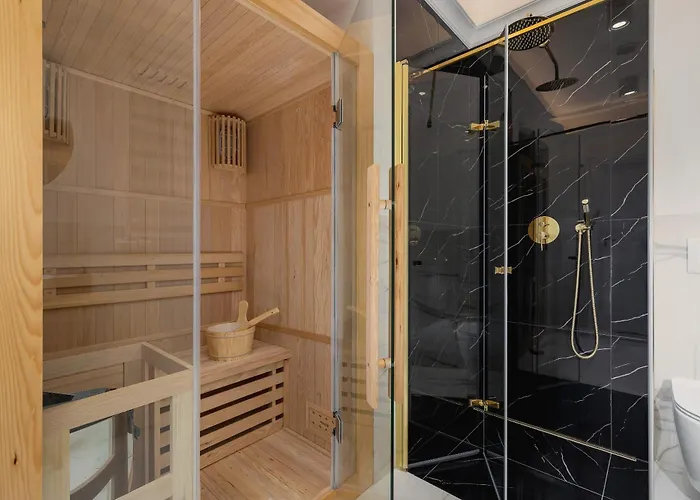 3-bedroom - Plac Wolnica 12a Apartment Krakow