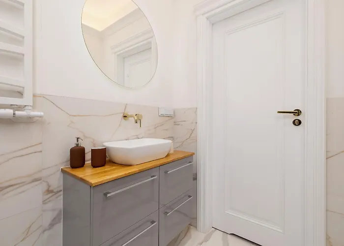 3-bedroom - Plac Wolnica 12a Apartment