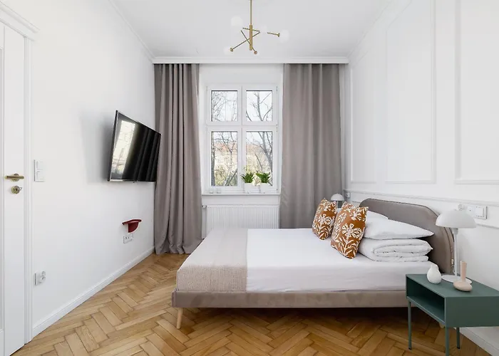 3-bedroom - Plac Wolnica 12a Apartment Krakow